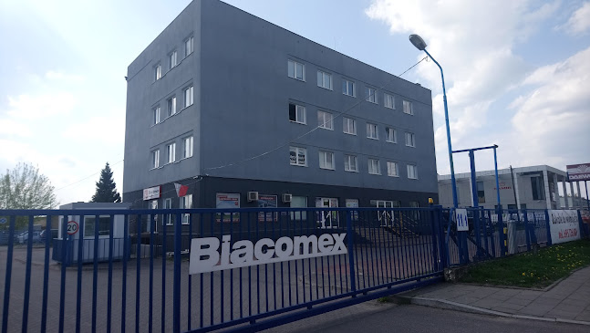 http://www.autokary.biacomex.pl/