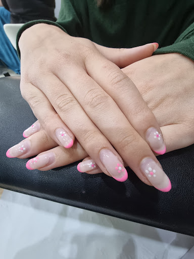 Queen B's Beauty Gloucester