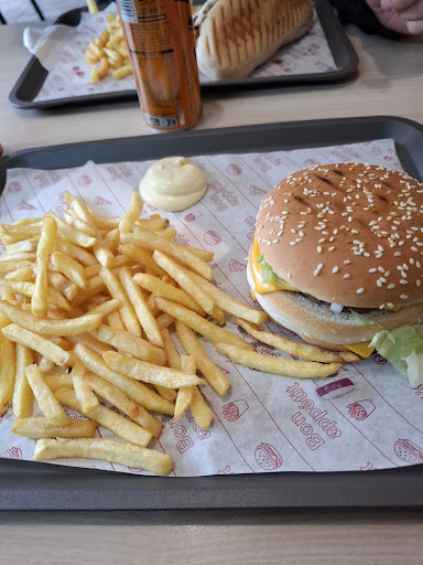 Photo 4 - Ret’z Burger