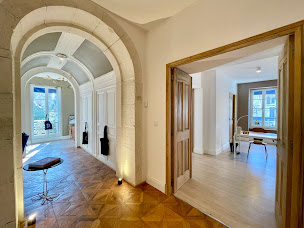 Photo n°2 de STYLES Luxury Real Estate à Saint-Rémy-de-Provence (Agence immobilière)