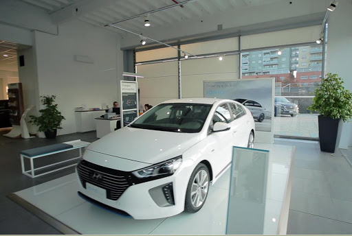 SPACE 6 Hyundai Car Dealership Gallery - Italy