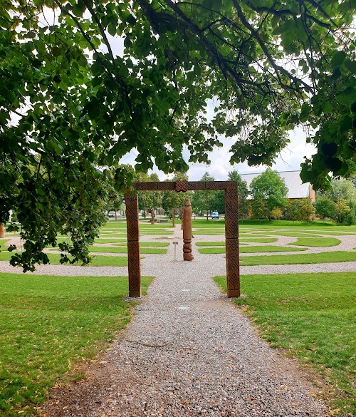 Naisių vasaros teatro ir bendruomenės kultūros rūmai