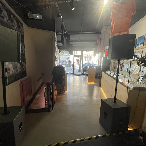 Dash The Henge Store by null