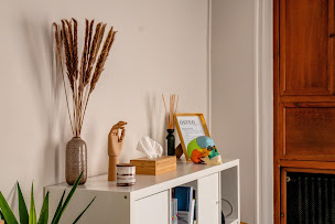 Photo n°5 de Athina de Vogel - Ostéopathe Suresnes - Drainage RENATA à Suresnes (Clinique pour femmes)