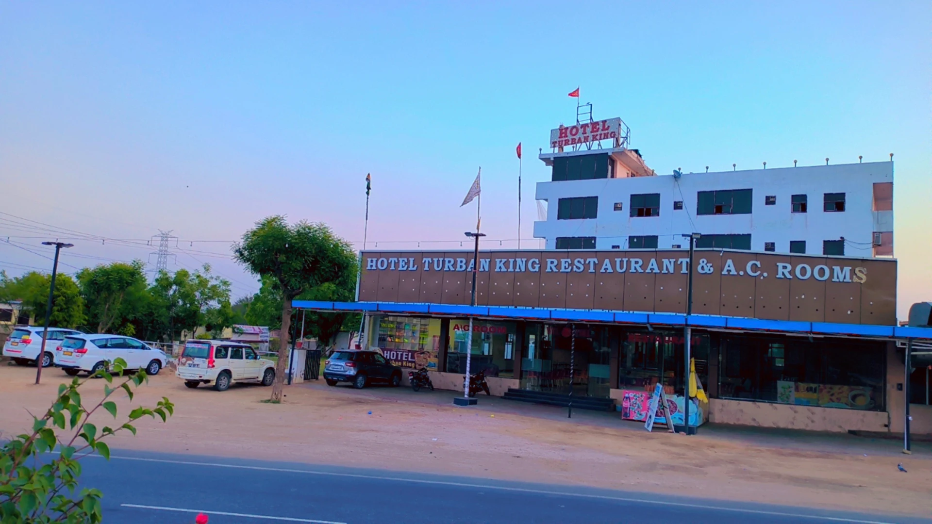 Hotel Turban King (Hotel & Restaurant) होटल ट्र्बन किंग जयपुर