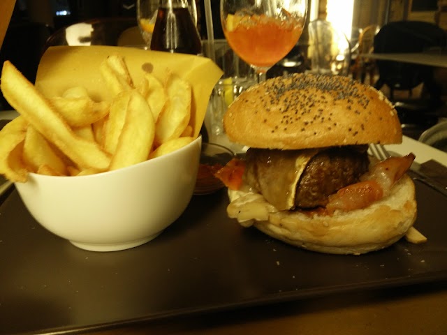 Parbleu Cafe'