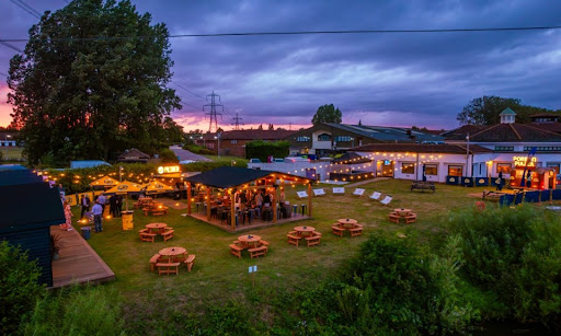 Drift Inn (formerly The Waterfront Hotel, Spa & Golf)