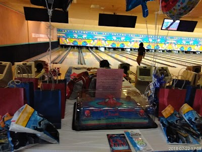 Hindel Bowling Lanes