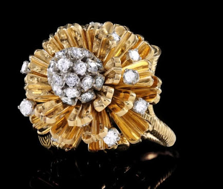 Au Vase De Delft by null