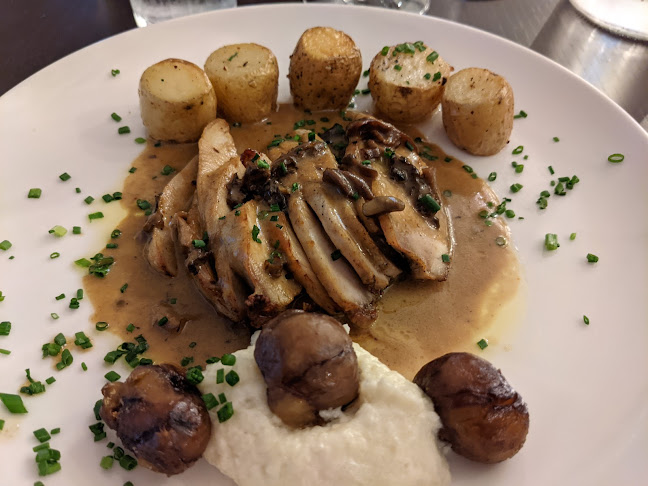 https://www.instagram.com/la_cabane_rennes?igsh=bWlodnUzZXozaWo2
