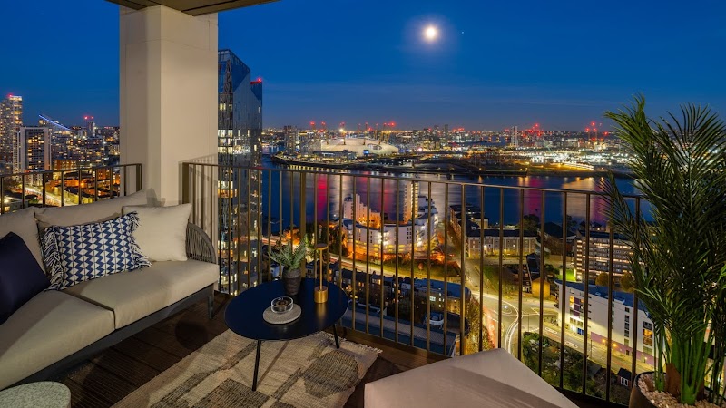 One Thames Quay photo 3