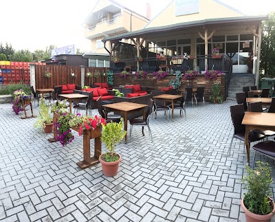 Photos of Cafe Te Sheshi