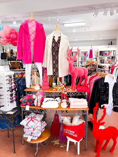 Tre's Chic Boutique - Thumbnail