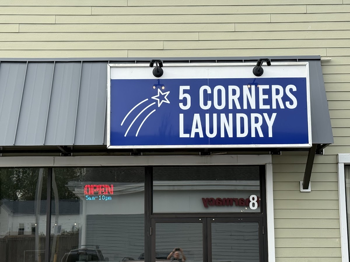 5 Corners Laundry storefront and entrance in Biddeford