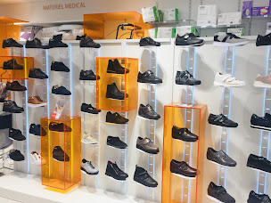 Photo n°9 de Grande Pharmacie de la Croix de Chavaux à Montreuil (Magasin de vitamines et compléments alimentaires)