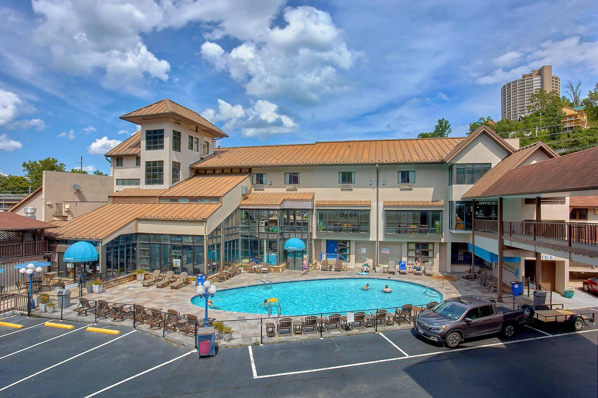 Sidney James Mountain Lodge - Downtown Gatlinburg