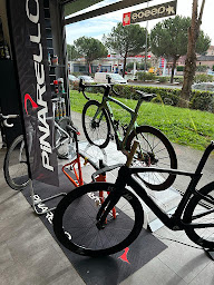Photo n°2 de Materiel-velo.com - Magasin de Toulouse La Roseraie à Toulouse (Magasin de vélos d'occasion)