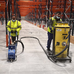 Photo n°9 de Rhône-Alpes Signalisation-marquage traçage sol industriel parking lyon rhone à Saint-Genis-Laval (Entreprise de construction)