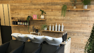 Photo n°1 de Ligne Droite | La suite - Mondial 98 à Montpellier (Salon de coiffure)