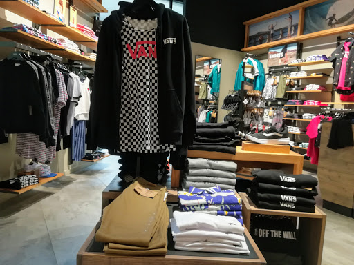 VANS Store Rimini - Visual
