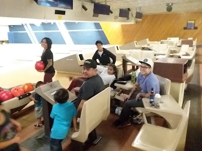 Holiday Lanes Bowling Center