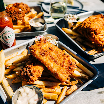 Shuckin' Shack Oyster Bar by null
