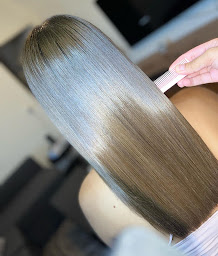 Photo n°18 de L'Atelier du Lissage by T à Antibes (Salon de coiffure)