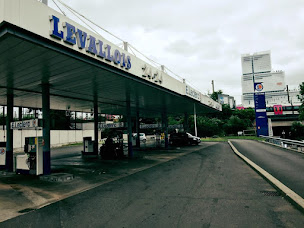 Photo n°5 de E.Leclerc Station Service à Paris (Service de lavage haute pression)
