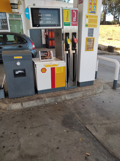 Shell gas station Portichuelos