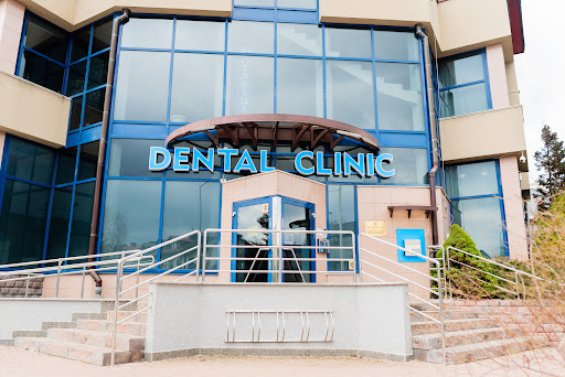 Dentist Tomasz Feder