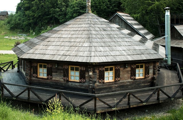 Raven's Nest, Transylvania