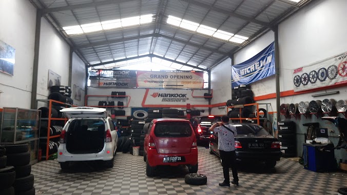 Toko Ban Roda Mas (Hankook Masters & Castrol Auto Service), Author: Kecap Manis