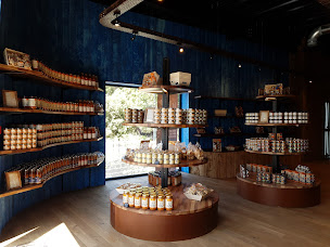 Photo n°3 de Conserverie La Sablaise - Le Comptoir à Les Sables-d'Olonne (Producteur agroalimentaire)