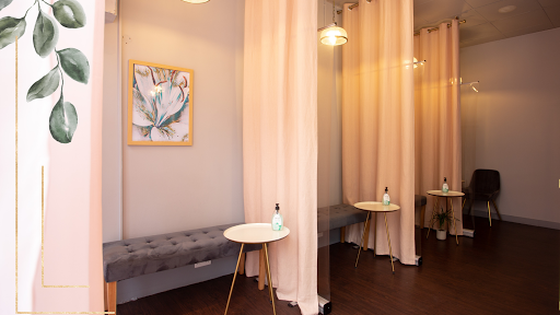 Siam Breeze Massage & Spa Ltd