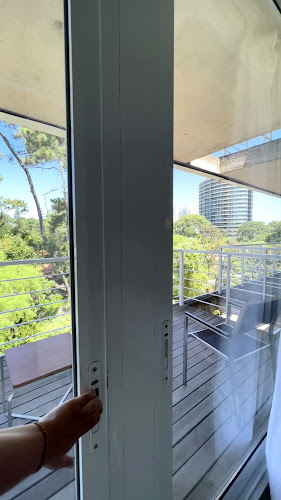 http://www.hotel2122.com/