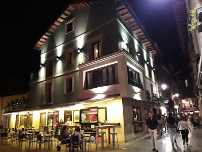 Photos of Le Petit Le&oacute;n