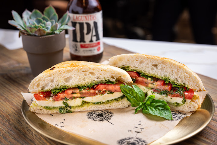 Dandelion Cafe & Catering by null