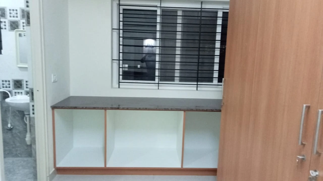 SADHIKA LUXURY PG & PAYING GUEST ROOMS