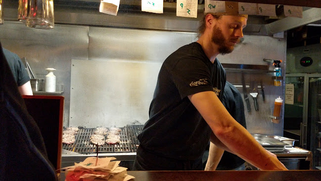 Anmeldelser af Tommi's Burger Joint i Solrød Strand - Burgerrestaurant