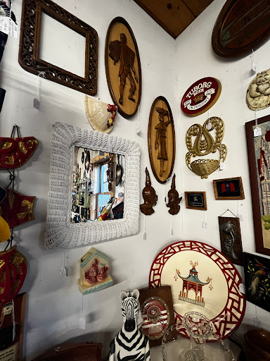 Old Stone Ml Antiques & Treasures - Thumbnail