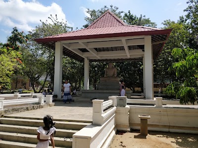 Photos of Siri Vajiragnana Dharmayathanaya සිරි වජිරඤාණ ධර්මායතනය