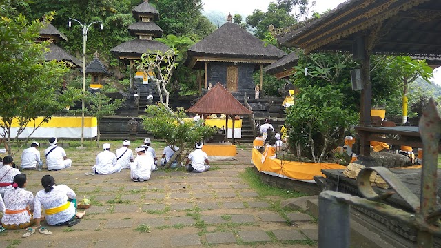 Pura Lempuyang parking