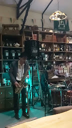 Photo n°47 de The Irish Corner - Cave du Bénit - Pub restaurant et cave à Souleuvre en Bocage (Caviste)