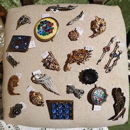 Photo n°14 de De la Cave au Grenier Lavaur à Lavaur (Magasin de produits d'occasion)