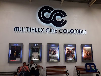 Photos of Cine Colombia Cauca River Park
