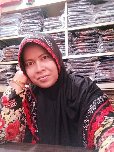 Photos of Toko Helmi Fashion
