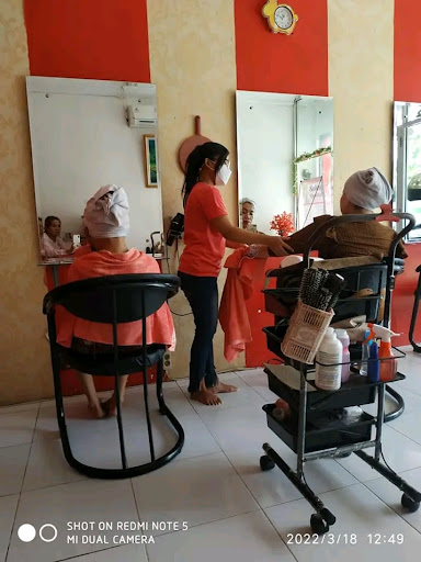 Salon Rapunsel - Slawi (Salon kecantikan Rambut,perawatan muka,body spa,massage,perawatan kuku dll)