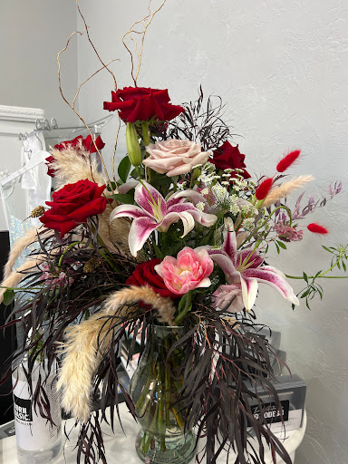 Ray's Room Floral Co. - Thumbnail