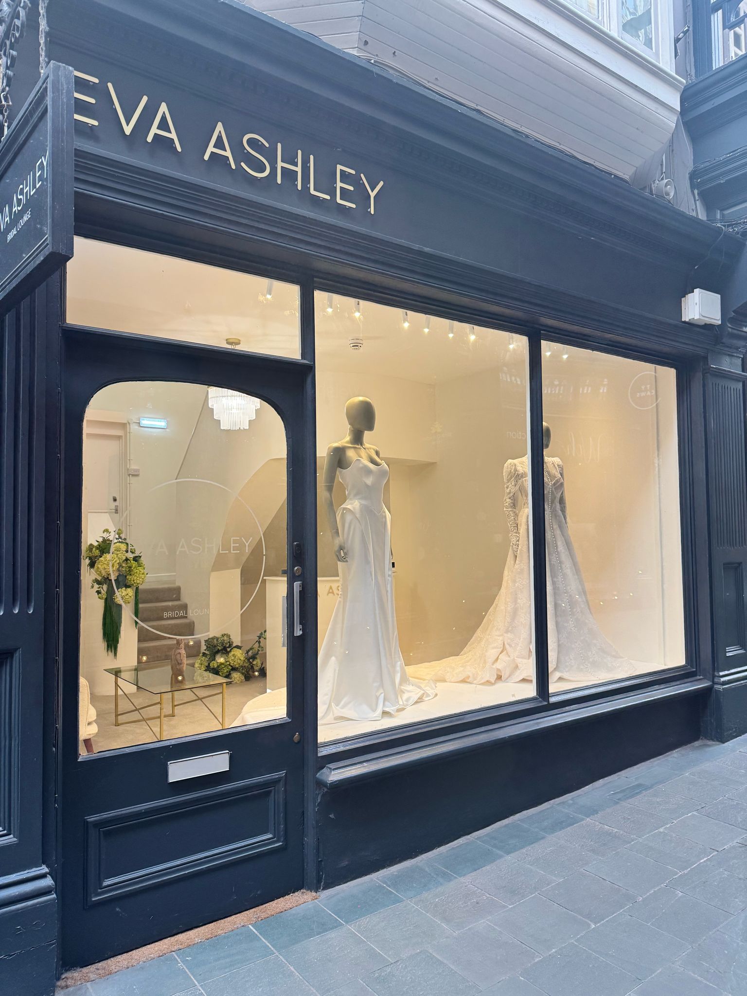 Eva Ashley Bridal - Bridal Fashion - photo 1