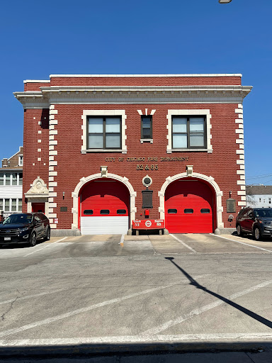 Chicago Fire Department - Engine 65 / Truck 52 - Thumbnail